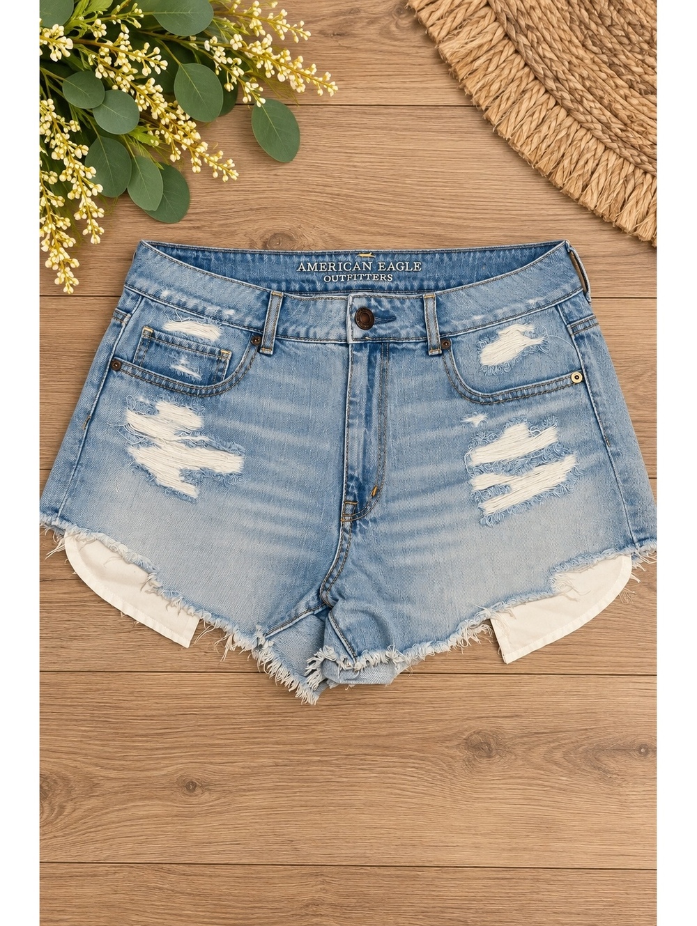 American Eagle Light Wash Distressed Denim Shorts Size 12